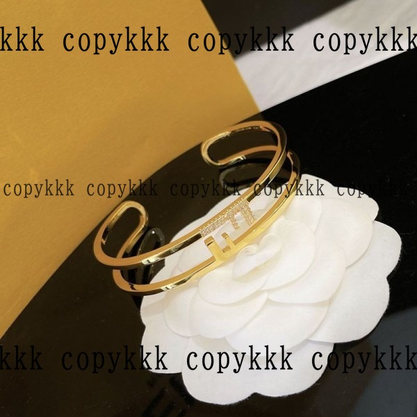 格安 フェンディ アクセサリー コピー - accessories-01054