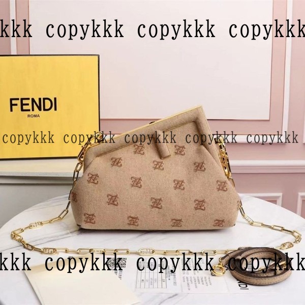 格安 フェンディ ショルダーバッグ スーパーコピー - bags-03650 おすすめN級品