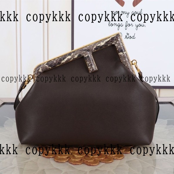 フェンディ ショルダーバッグ N級品 送料無料 - bags-03662