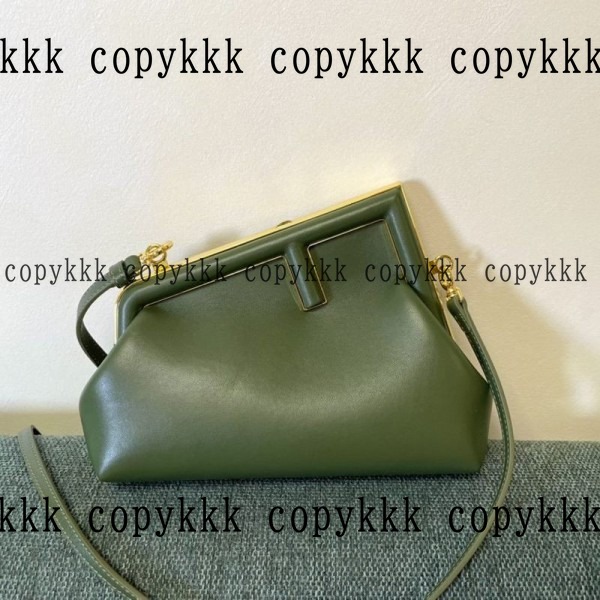 フェンディ ショルダーバッグ N級品 送料無料 - bags-03675